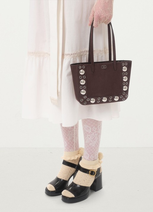 Valentino Garavani Shopper van suède met studs - voorkant 8 donkerbruin