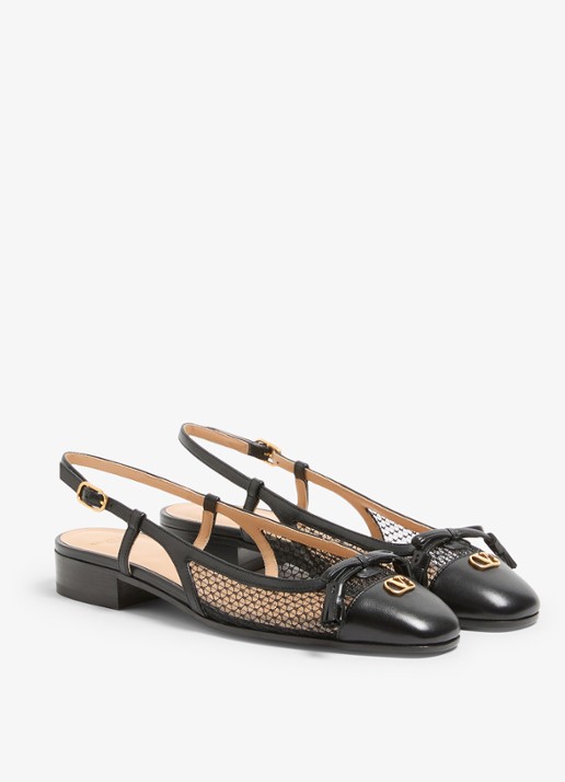 Valentino Garavani Valet Du Roi slingback van geitenleer met mesh details - voorkant 2 zwart