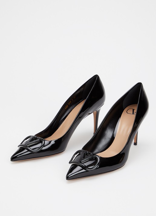 Valentino Garavani VLogo Signature pump van lakleer - detail 2 zwart