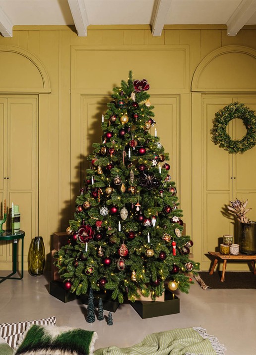 Van Der Gucht Feel Real® Bayberry® kunstkerstboom 228 cm - voorkant 4 groen