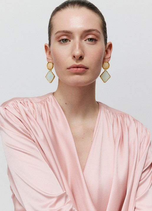 Vanessa Baroni Vintage Geometric oorstekers met hanger - voorkant 2 latte marble - cloud marble