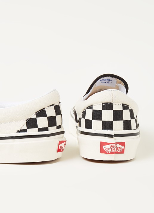 VANS Classis Slip On instapper met ruitdessin - detail 3 gebroken wit
