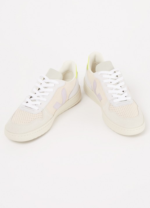 Veja V-10 sneaker met suède details - detail creme