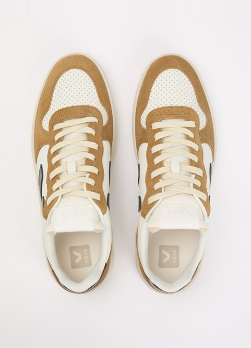 Veja V-10 sneaker van leer met suède details - detail 4 donkerbeige