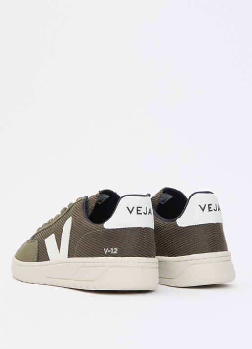 Veja V-12 sneaker met suède details - achterkant 3 legergroen