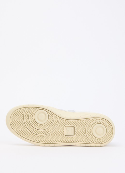 Veja V-90 sneaker van leer met logo - detail 3 wit
