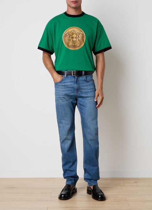 Versace Gold Coin T-shirt met logoprint - voorkant 2 donkergroen