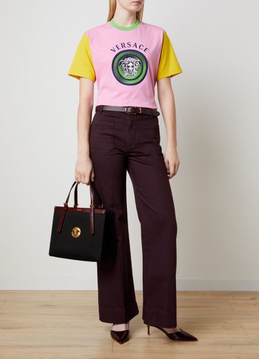 Versace T-shirt met logo - voorkant 3 roze