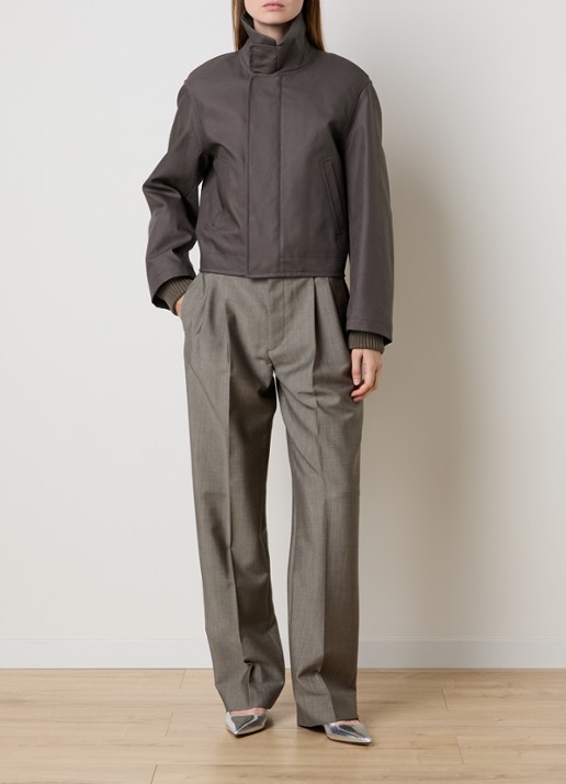 Victoria Beckham Bomberjack met steekzakken - voorkant 2 taupe
