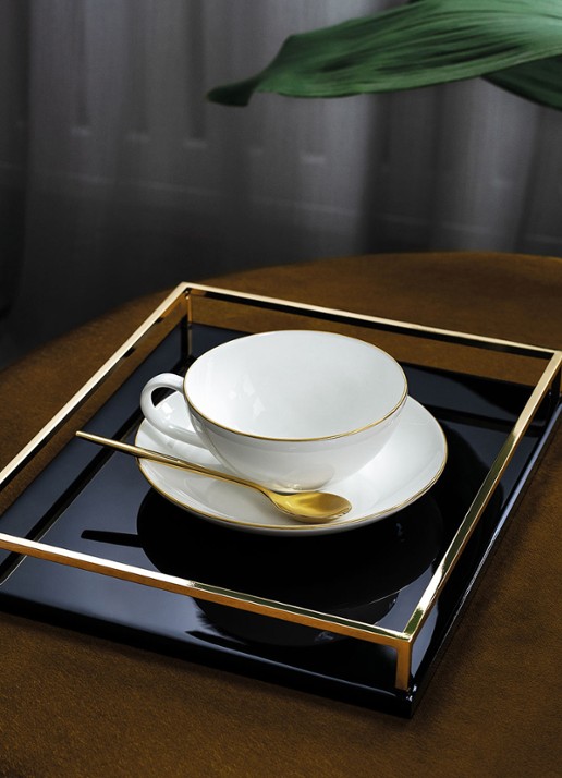 Villeroy & Boch Anmut Gold theekopje 20 cl - voorkant 2 gebroken wit