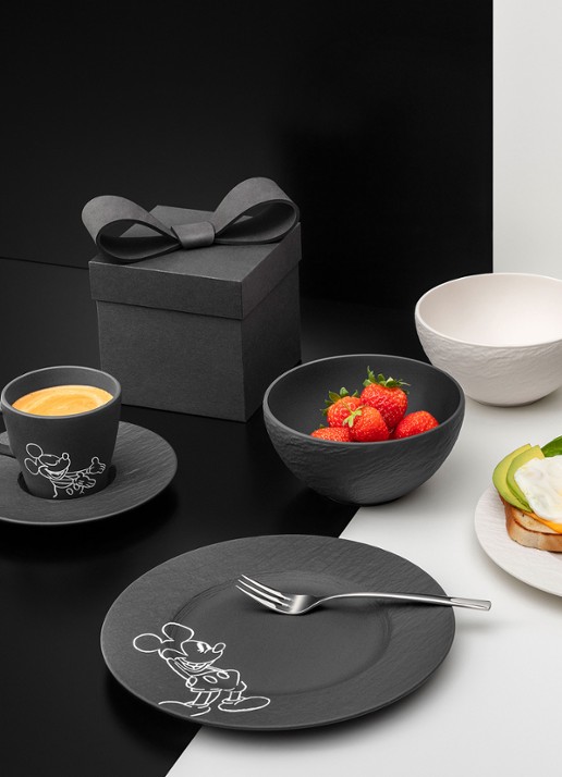 Villeroy & Boch Manufacture Rock - Mickey Mouse serviesset 4-delig - detail 3 zwart