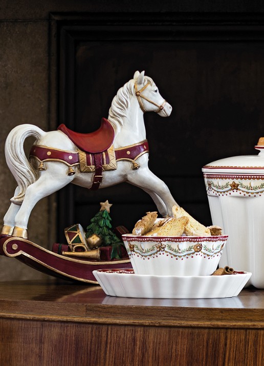 Villeroy & Boch Winter Collage schommelpaard 32,8 cm - voorkant 2 rood