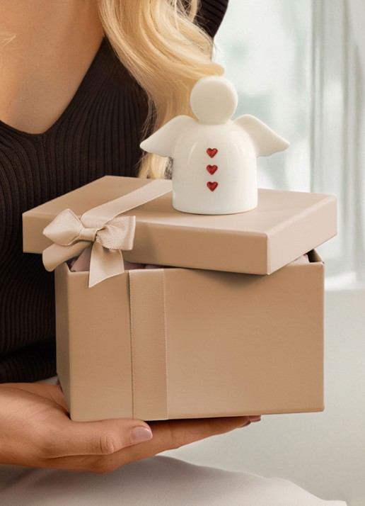 Villeroy & Boch With Love Sending Love Beschermengel ornament 8,5 cm - achterkant 3 wit