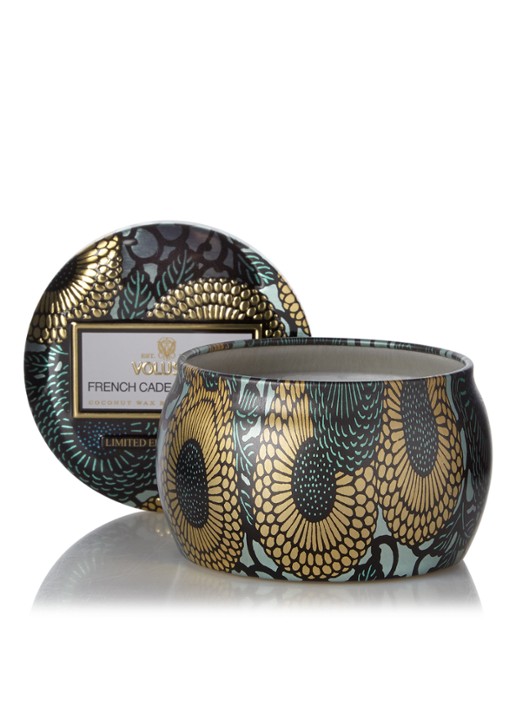 Voluspa Japonica French Cade & Lavender geurkaars - voorkant turquoise