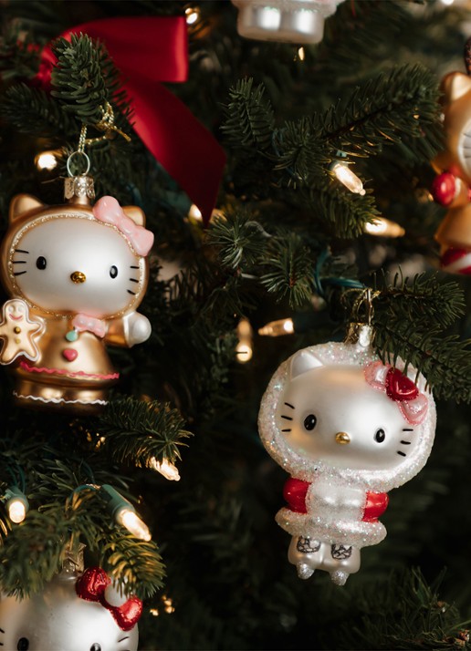 Vondels Hello Kitty schaatsen kersthanger 9,5 cm - voorkant 4 rood