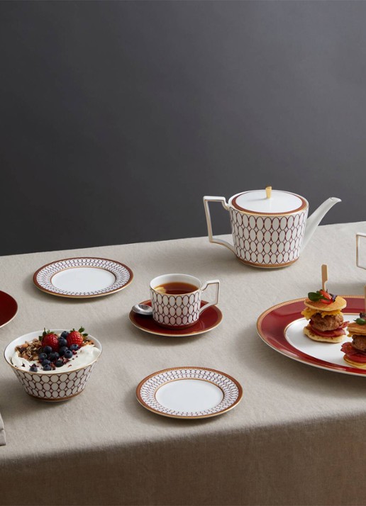 Wedgwood Renaissance Red schotel 15 cm - voorkant 2 rood