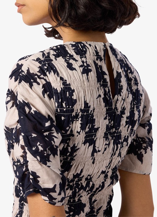 Whistles Shadow Floral blouse met bloemenprint en smockwerk - detail 3 ivoor