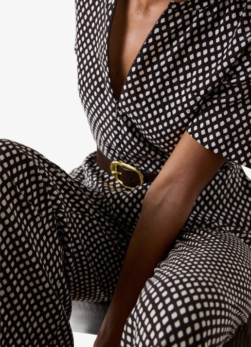 Whistles Wide fit jumpsuit met ruitdessin en ceintuur - detail 5 bruin
