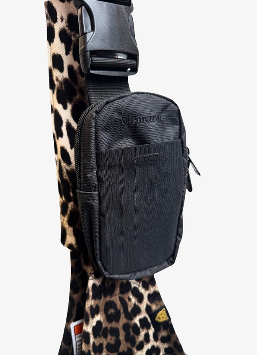Wildride Premium Slide On tas - detail zwart