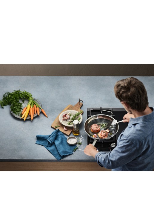 WMF Koekenpan ProfiResist Ø24 cm - voorkant 2 zilver