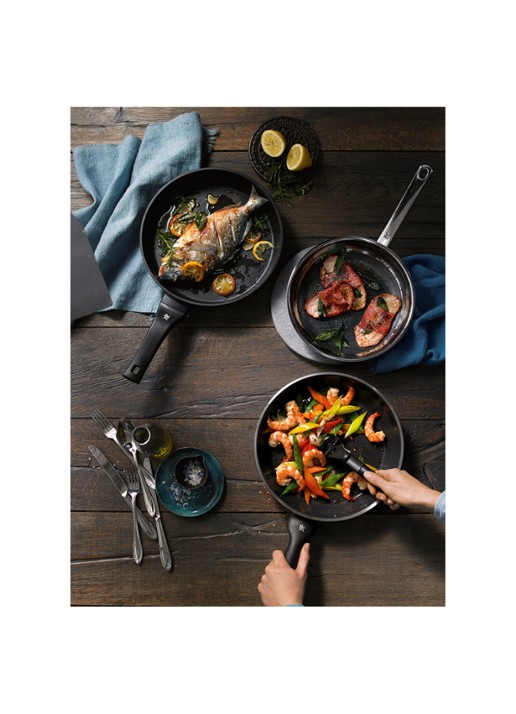 WMF PermaDur Premium koekenpan 28 cm - voorkant zwart
