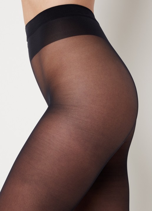 Wolford Individual panty in 20 denier - detail 2 blauw