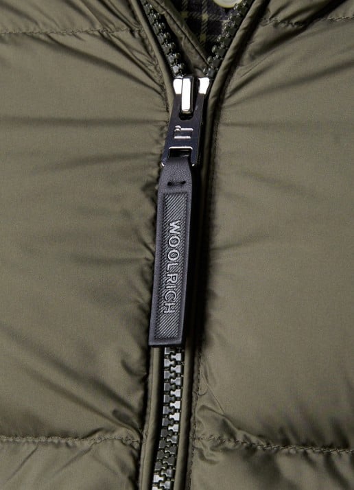 Woolrich Cloud Eagle puffer jack met donsvulling en steekzakken - detail 4 legergroen