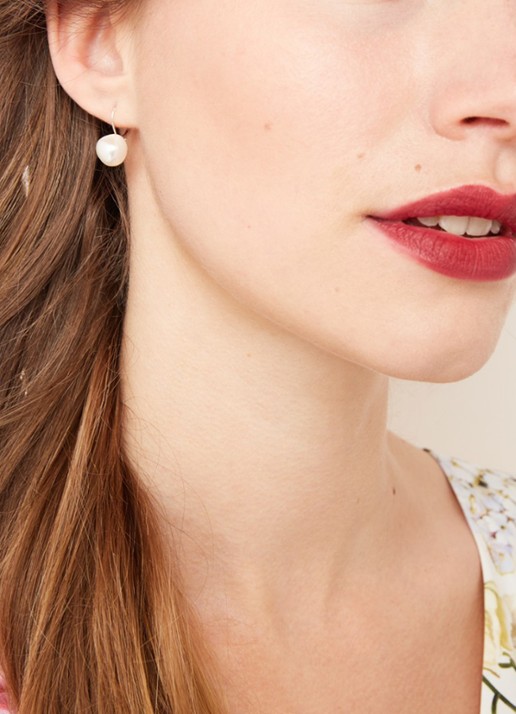 Wouters & Hendrix  Oorhangers van zilver met parel - detail zilver