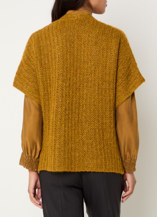 Xandres Bernadine grofgebreid openvallend vest in alpaca wolblend met lurex - achterkant okergeel