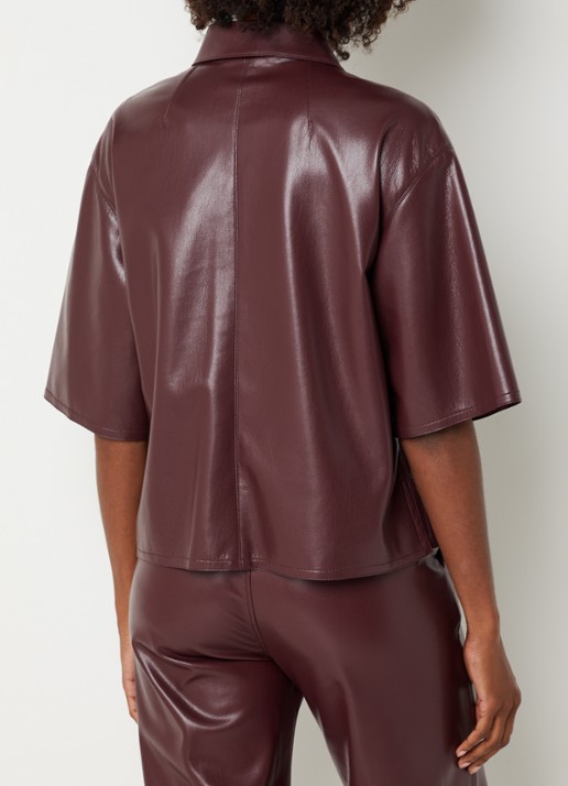 Xandres Horris blouse van imitatieleer met borstzak - achterkant 4 aubergine