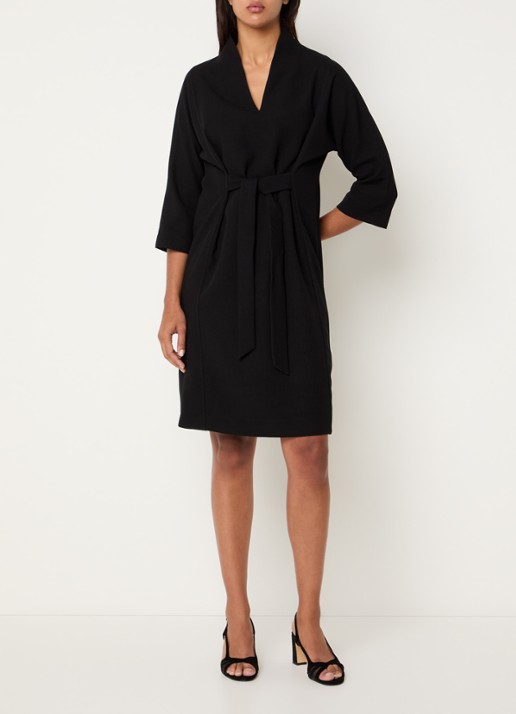 Xandres Kiliano midi tuniekjurk met V-hals en strikceintuur - voorkant 3 zwart