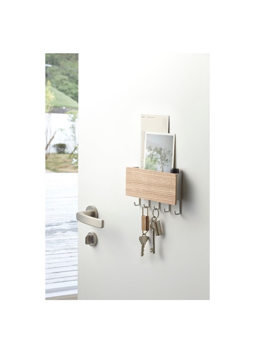 Yamazaki Rin magnetische sleutelhaak met houder - voorkant 2 lichtbruin
