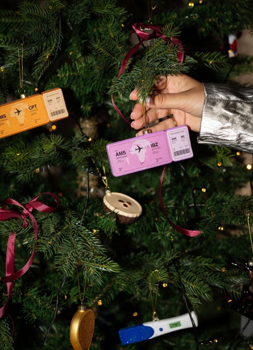 Yup in de Boom Boardingpass Amsterdam - Ibiza kersthanger 1,5 cm - voorkant 2 roze