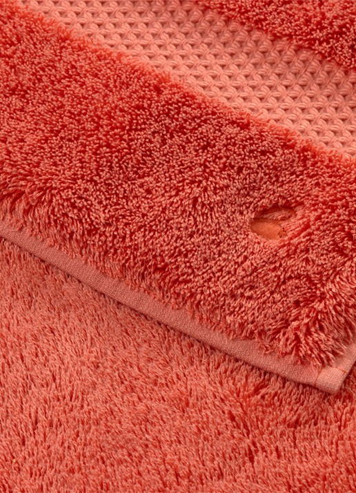 Yves Delorme Etoile badlaken - 700 gr/m2 - 92 x 160 cm - voorkant 4 koraalrood