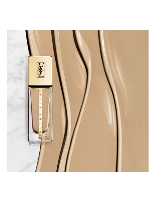 Yves Saint Laurent Touche Éclat Le Teint Foundation - detail 4 b40