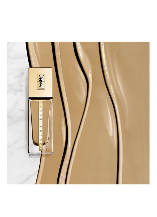 Yves Saint Laurent Touche Éclat Le Teint Foundation - detail 2 bd55