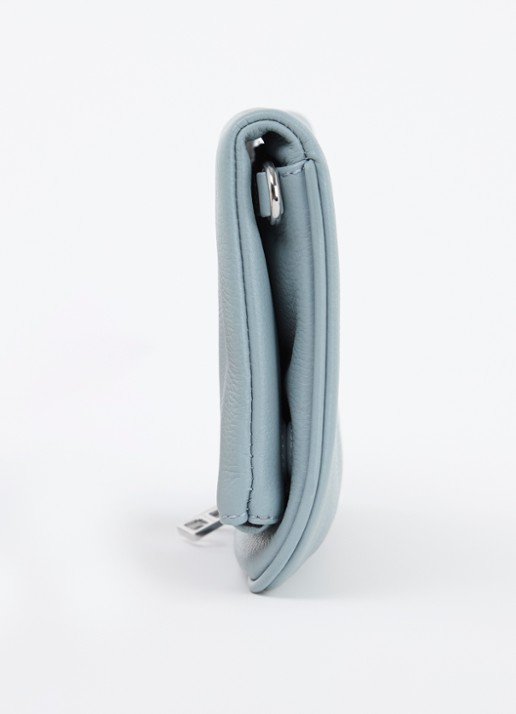 Zadig&Voltaire Rock Grained clutch van leer met afneembare schouderriem - detail 2 lichtblauw