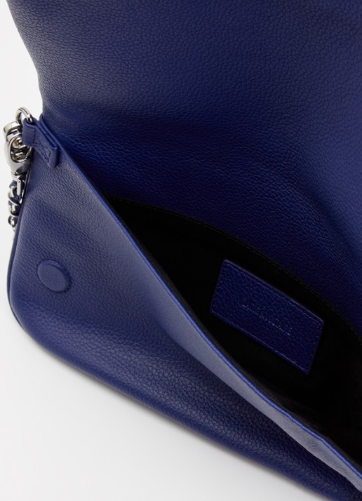 Zadig&Voltaire Rock Grained clutch van leer met afneembare schouderriem - detail royalblauw