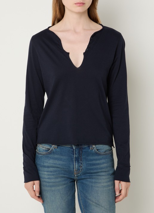Zadig&Voltaire Tuni longsleeve met V-hals en sierknopen - detail donkerblauw