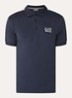 Regular fit polo met logo- en backprint - Indigo