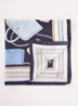 In Italië vervaardigde sjaal van zijden twill met print - Donkerblauw
