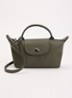 Le Pliage Xtra handtas XS van leer met afneembare schouderriem - Legergroen