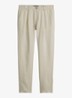 Osby tapered fit chino van linnen met plooidetail - Beige