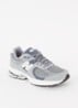 2002R sneaker met suède en leren details - Grijs