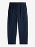 Suffield relaxed fit chino met plooidetail - Aviator Navy / Donkerblauw