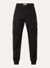 93582 tapered fit cargobroek met steekzakken en logo - Zwart