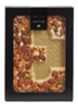 Witte chocoladeletter met noten 180 gram - E