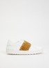 Rockstud sneaker van kalfsleer met suède details - Cognac