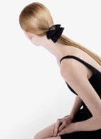 Re-Nylon scrunchie met logo - Zwart